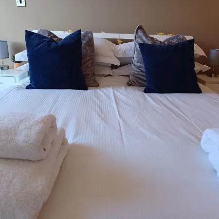 12 Easby Hall 아파트